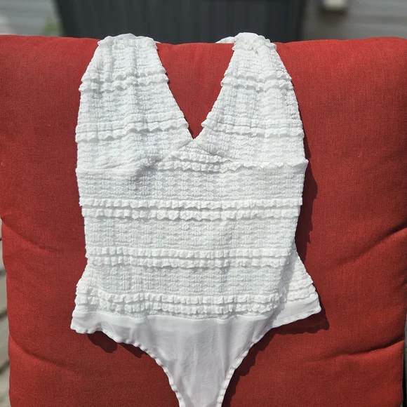 Lulu's White Halter Bodysuit - Picture 2 of 7